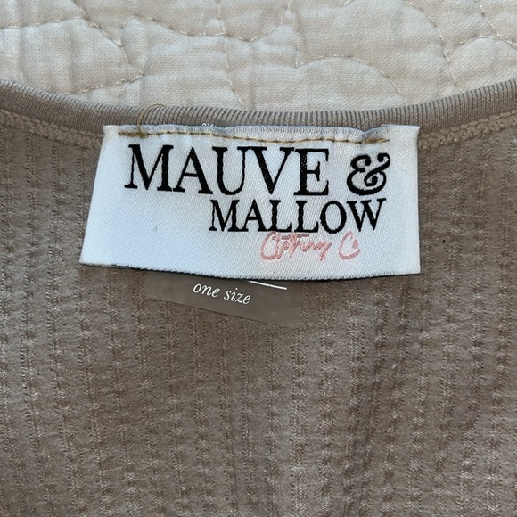 Cute women’s brown crop top. Medium. Stretchy material. Great condition. Summer - Picture 3 of 3